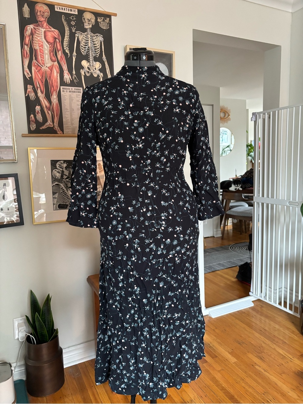 Country Road Black Floral High-Neck Midi Dress - Picture 3 of 5